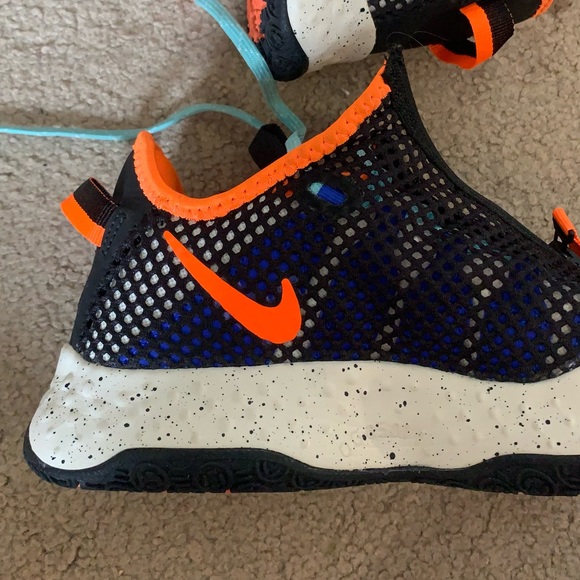 Womens PG4 Basketball Shoes - Picture 6 of 8